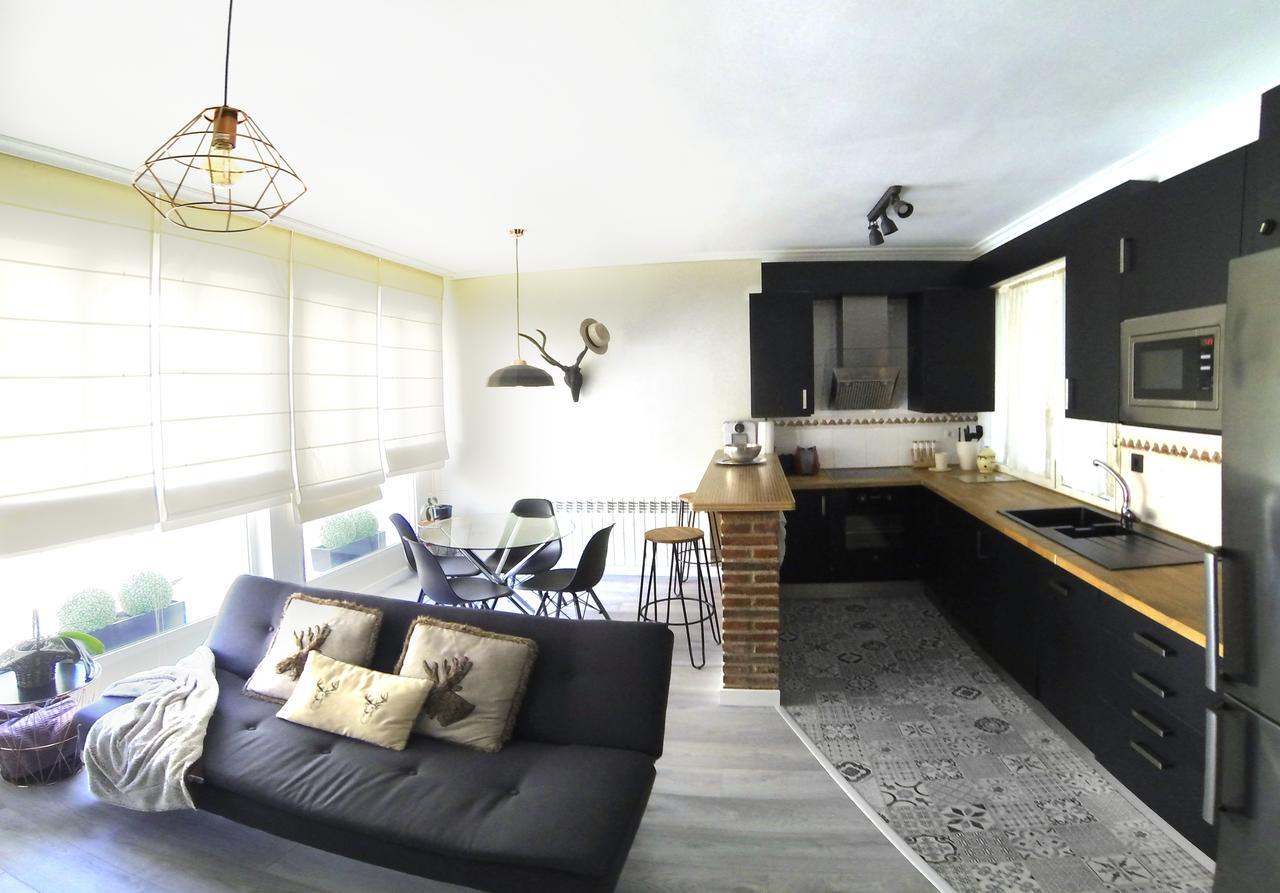 Luxury San Prudencio Vitoria Apartment Exterior photo